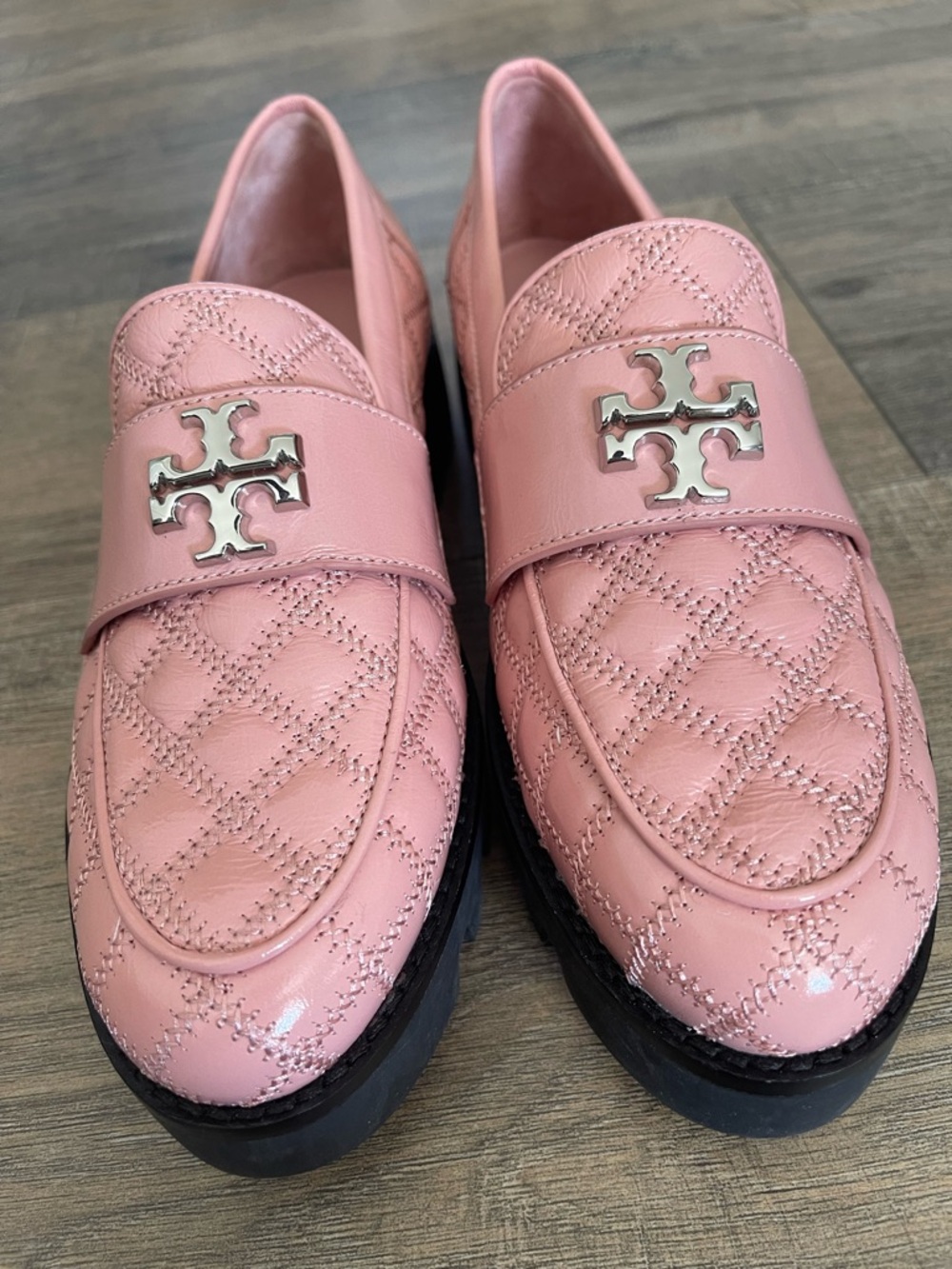 New TORY BURCH Mini Everly Chunky Patent
Loafer size 5 - Picture 4 of 9